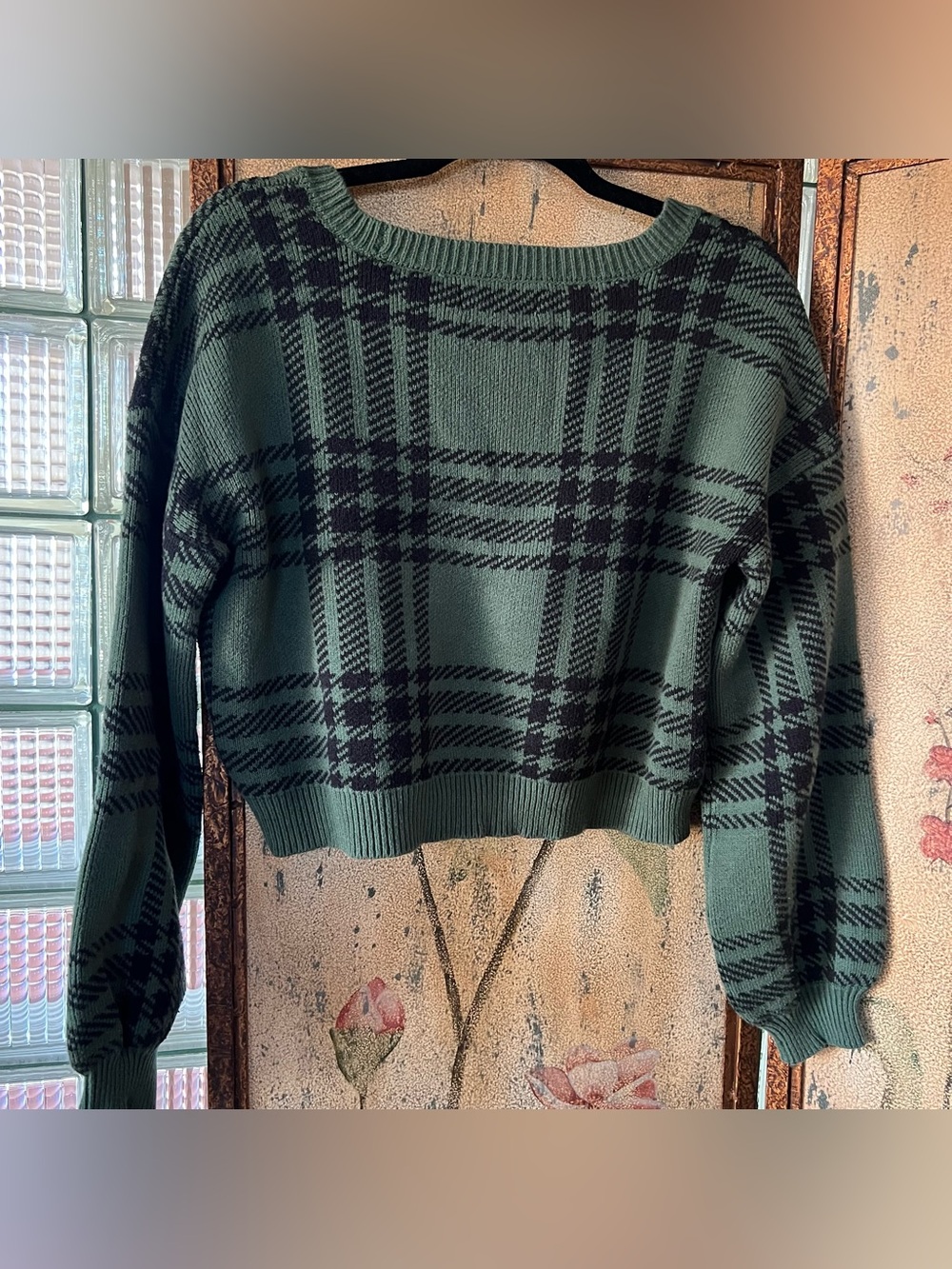 Hollister Green and Black Plaid Cardigan - Picture 5 of 5